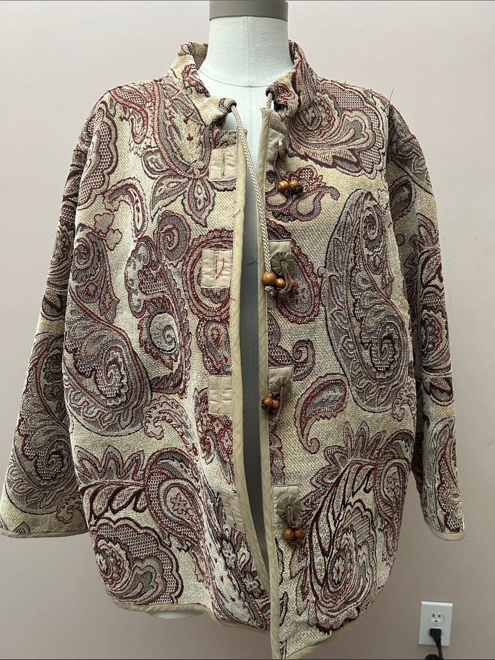 VTG tapestry coat: 70s bohemian paisley jacket